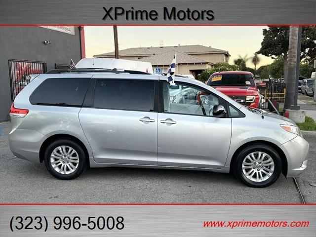 2013 Toyota Sienna XLE V6 8 Passenger