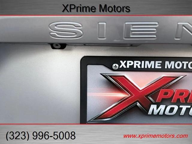 2013 Toyota Sienna XLE V6 8 Passenger