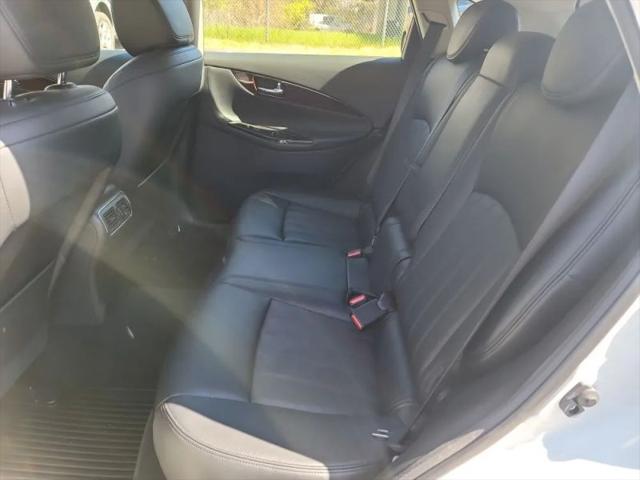 2017 INFINITI QX50 Base