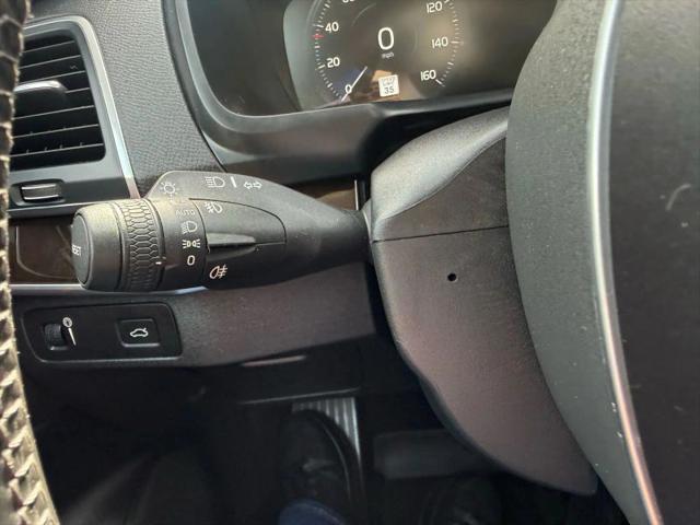 2019 Volvo XC90 T6 Momentum