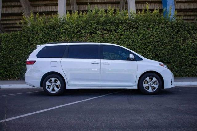 2019 Toyota Sienna LE 8 Passenger
