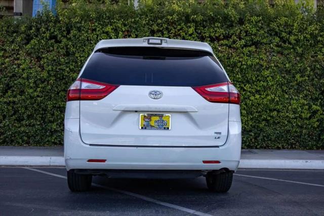 2019 Toyota Sienna LE 8 Passenger