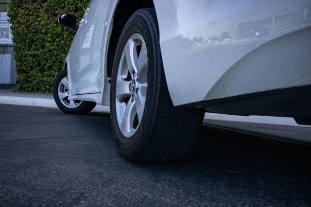 2019 Toyota Sienna LE 8 Passenger