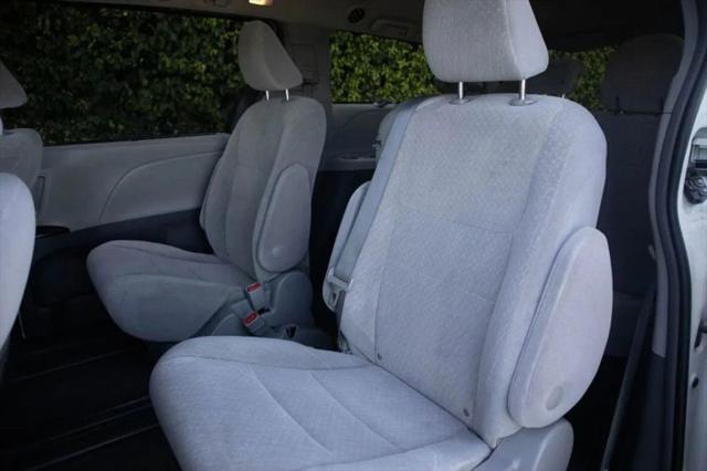 2019 Toyota Sienna LE 8 Passenger