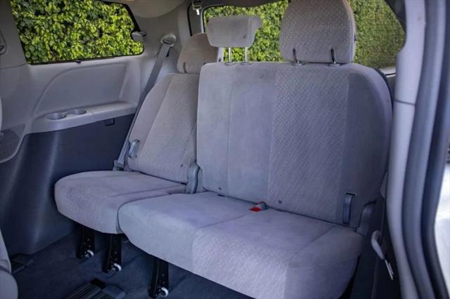 2019 Toyota Sienna LE 8 Passenger