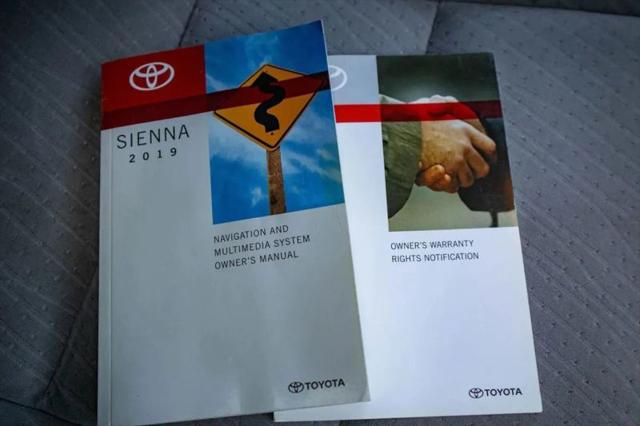 2019 Toyota Sienna LE 8 Passenger