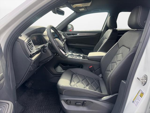 2025 Volkswagen Atlas Cross Sport 2.0T SE w/Technology
