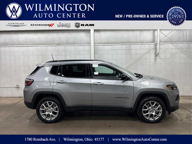 2022 Jeep Compass Latitude Lux 4x4 2022 Jeep Compass Latitude Lux 4x4