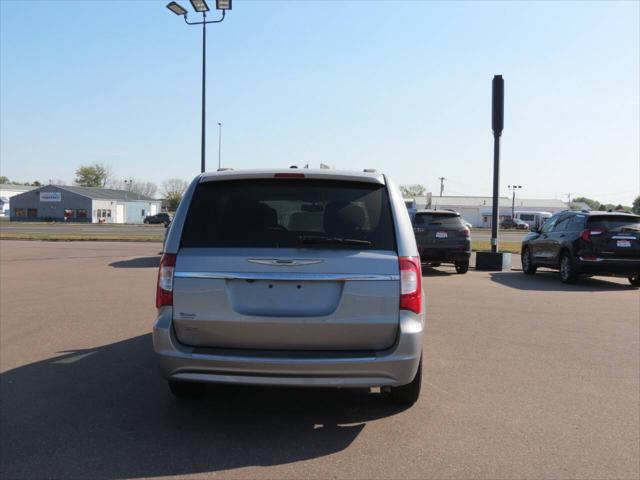 2014 Chrysler Town and Country Touring