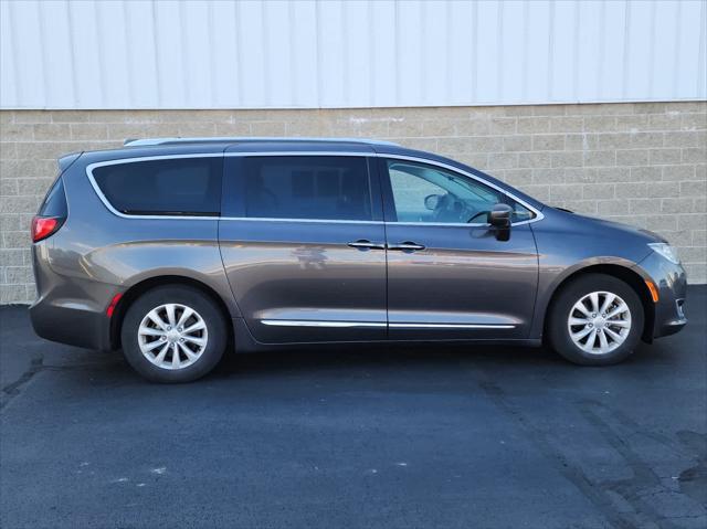 Used 2018 Chrysler Pacifica For Sale in Wilmington, OH