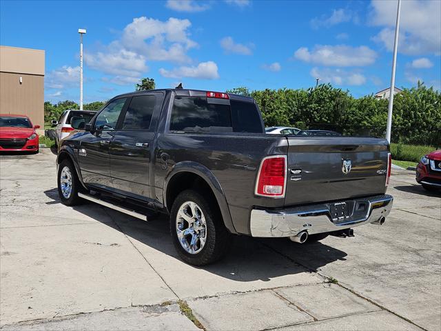 2017 RAM 1500 Laramie Crew Cab 4x4 57 Box