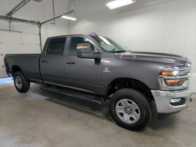 2025 RAM 3500 Tradesman Crew Cab 4x4 8 Box