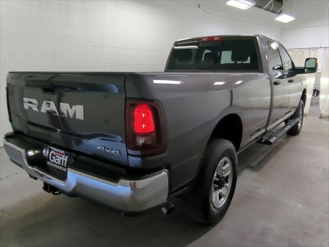 2025 RAM 3500 Tradesman Crew Cab 4x4 8 Box
