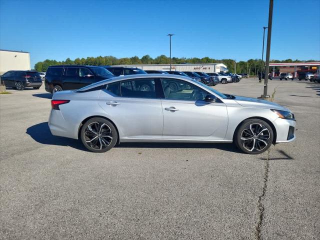 2023 Nissan Altima SR FWD 2023 Nissan Altima SR FWD