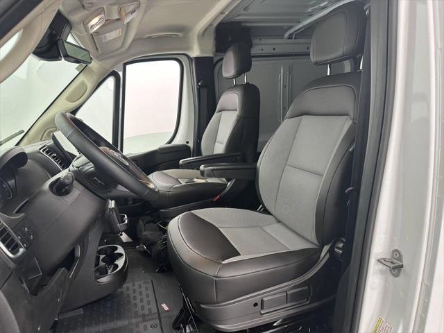 2024 Ram ProMaster Cargo Van SLT Low Roof 136" WB