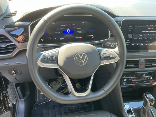 2025 Volkswagen Taos 1.5T SE Black