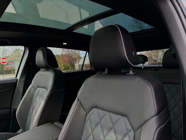2026 Volkswagen Atlas Cross Sport 2.0T SEL Premium R-Line