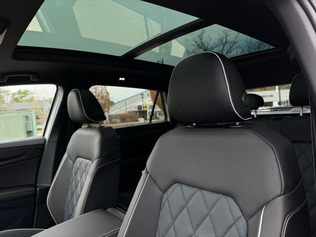 2026 Volkswagen Atlas Cross Sport 2.0T SEL Premium R-Line