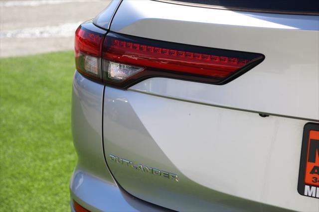 2022 Mitsubishi Outlander Unknown