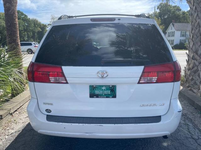 2004 Toyota Sienna CE