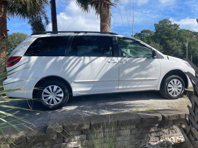 2004 Toyota Sienna CE