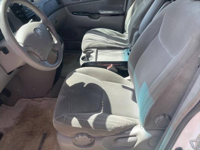 2004 Toyota Sienna CE