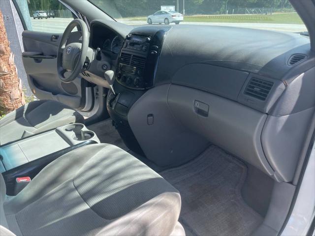 2004 Toyota Sienna CE