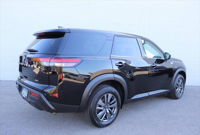 2022 Nissan Pathfinder S 4WD