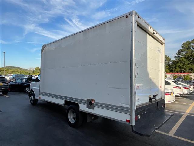 2019 Chevrolet Express Cutaway 4500 4500 Van