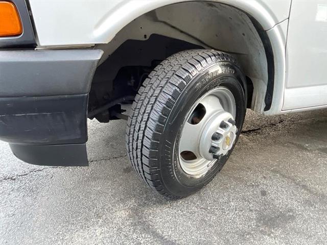 2019 Chevrolet Express Cutaway 4500 4500 Van