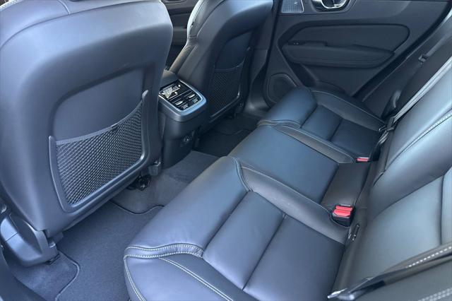 2026 Volvo XC60 B5 Ultra Black Edition