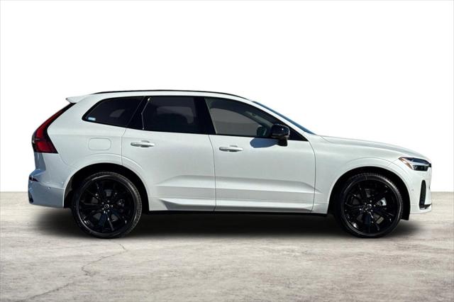 2026 Volvo XC60 B5 Ultra Black Edition