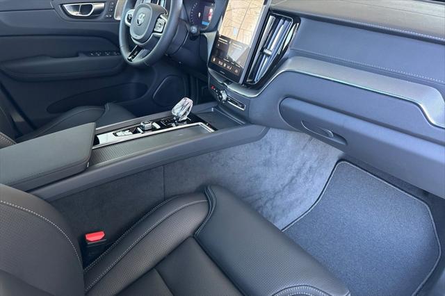 2026 Volvo XC60 B5 Ultra Black Edition