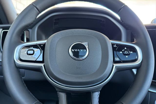 2026 Volvo XC60 B5 Ultra Black Edition