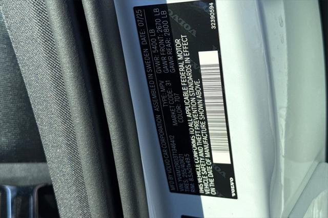 2026 Volvo XC60 B5 Ultra Black Edition