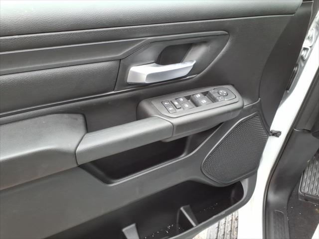 2026 Ram 1500 Express Crew Cab 4x4 5'7" Box