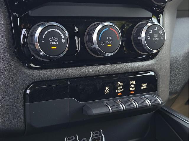 2026 Ram 1500 Express Crew Cab 4x4 5'7" Box