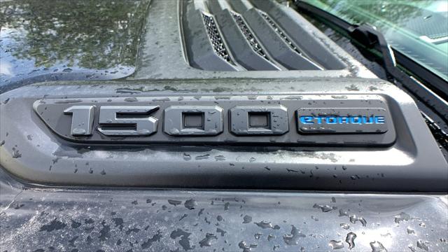 2026 Ram 1500 Express Crew Cab 4x4 5'7" Box