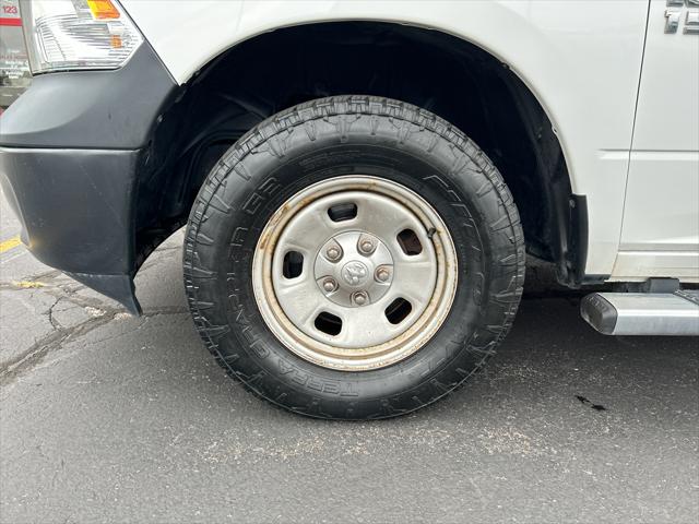 2017 RAM 1500 Tradesman Quad Cab 4x4 64 Box 2017 RAM 1500 Tradesman Quad Cab 4x4 64 Box