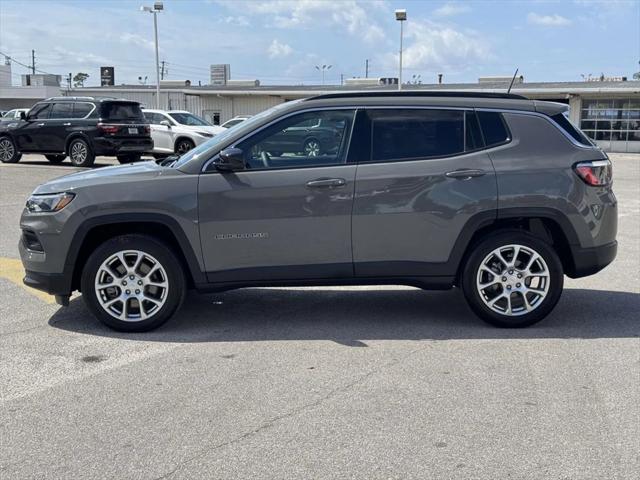 2023 Jeep Compass Latitude Lux FWD