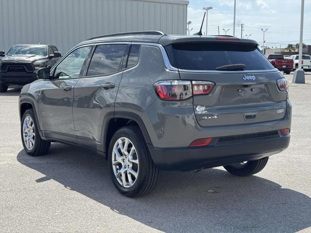 2023 Jeep Compass Latitude Lux FWD