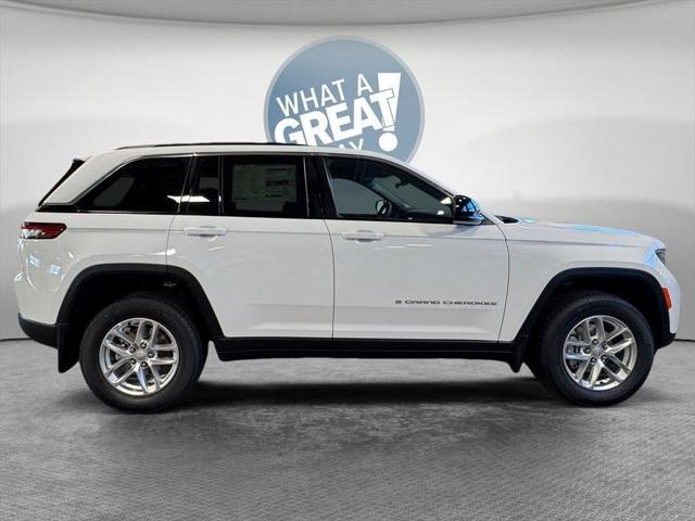 2025 Jeep Grand Cherokee GRAND CHEROKEE LAREDO X 4X4 2025 Jeep Grand Cherokee GRAND CHEROKEE LAREDO X 4X4