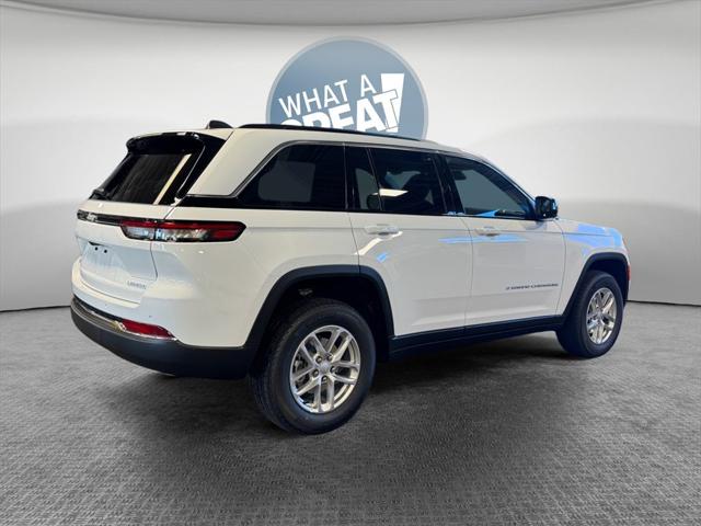 2025 Jeep Grand Cherokee GRAND CHEROKEE LAREDO X 4X4