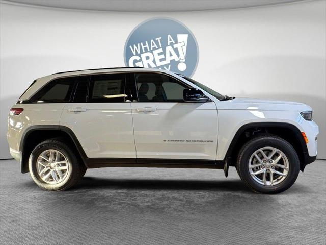 2025 Jeep Grand Cherokee GRAND CHEROKEE LAREDO X 4X4 2025 Jeep Grand Cherokee GRAND CHEROKEE LAREDO X 4X4