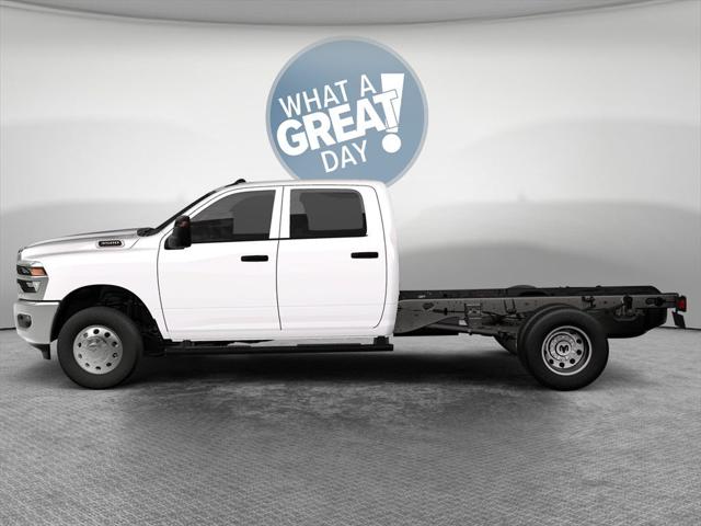 2026 RAM Ram 3500 Chassis Cab RAM 3500 TRADESMAN CREW CAB CHASSIS 4X4 60 CA