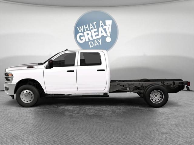 2026 RAM Ram 3500 Chassis Cab RAM 3500 TRADESMAN CREW CAB CHASSIS 4X4 60 CA