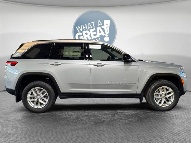 2025 Jeep Grand Cherokee GRAND CHEROKEE LAREDO X 4X4 2025 Jeep Grand Cherokee GRAND CHEROKEE LAREDO X 4X4