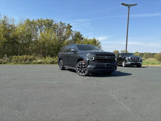 2022 Chevrolet Suburban 4WD RST