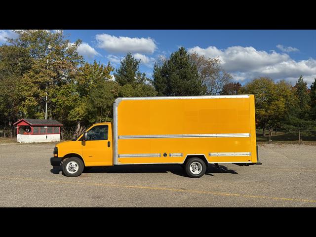 2021 GMC Savana Cutaway Work Van