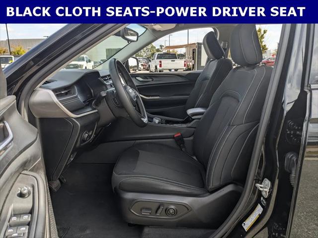 2023 Jeep Grand Cherokee L Laredo 4x2